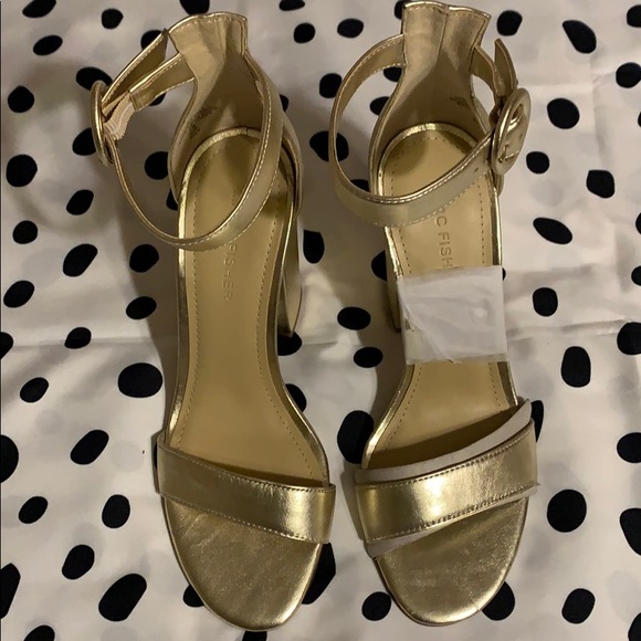 Marc Fisher Magali Heeled Sandals, Gold Size 7 - Picture 2 of 5